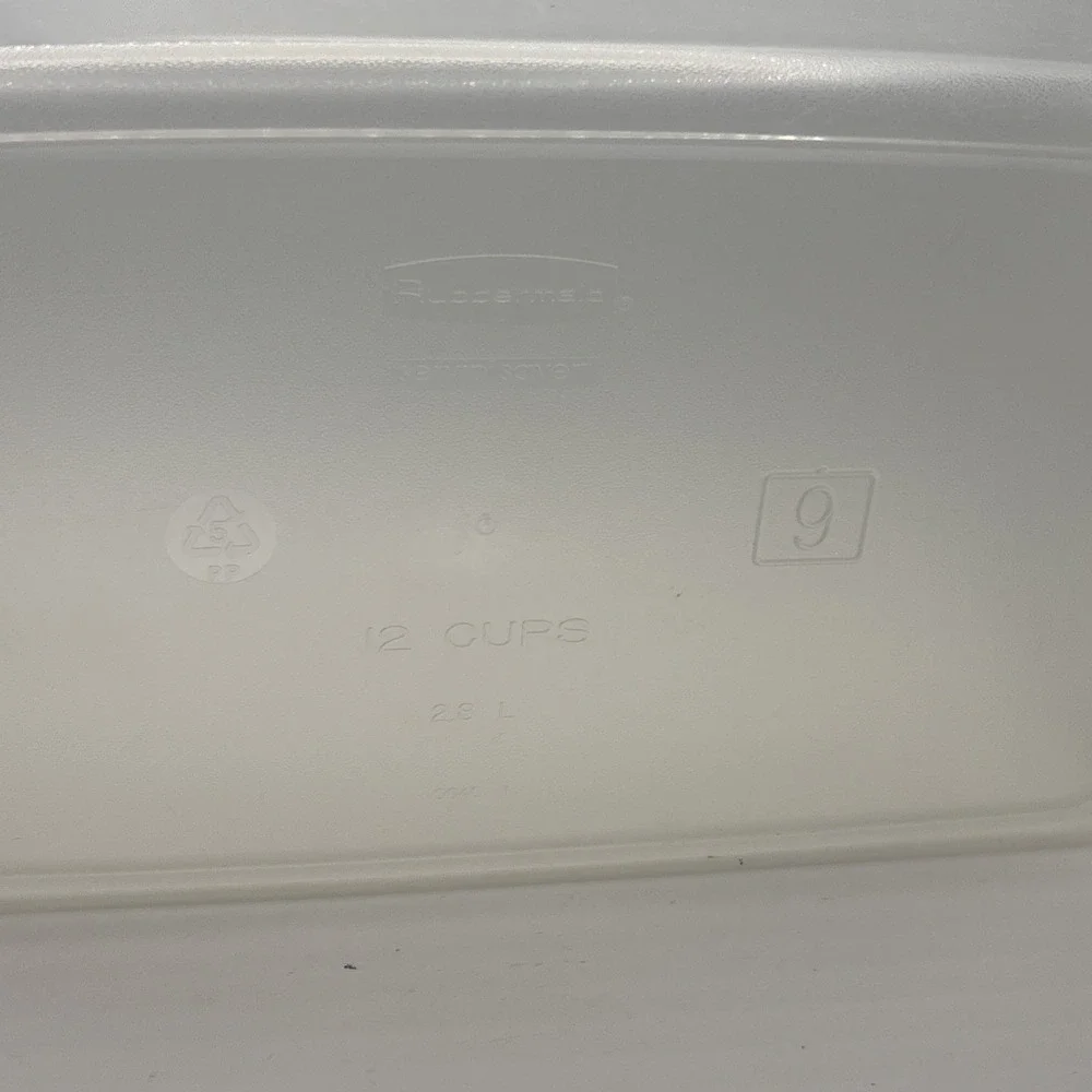 Rubbermaid Servin Saver Ice Cream Bread Container Almond Lid #9 12 Cup Rectangle